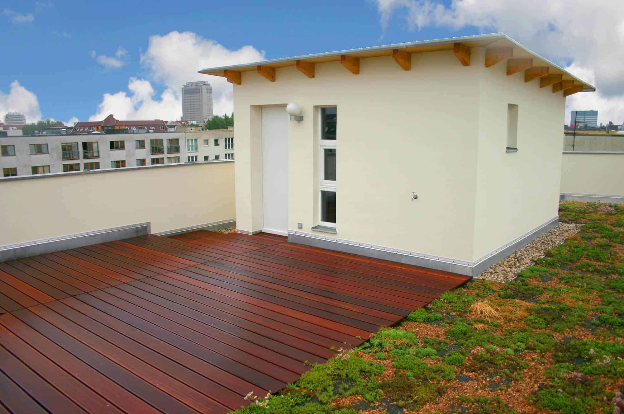 Dachterrasse mit Holz aus nachhaltigem Anbau