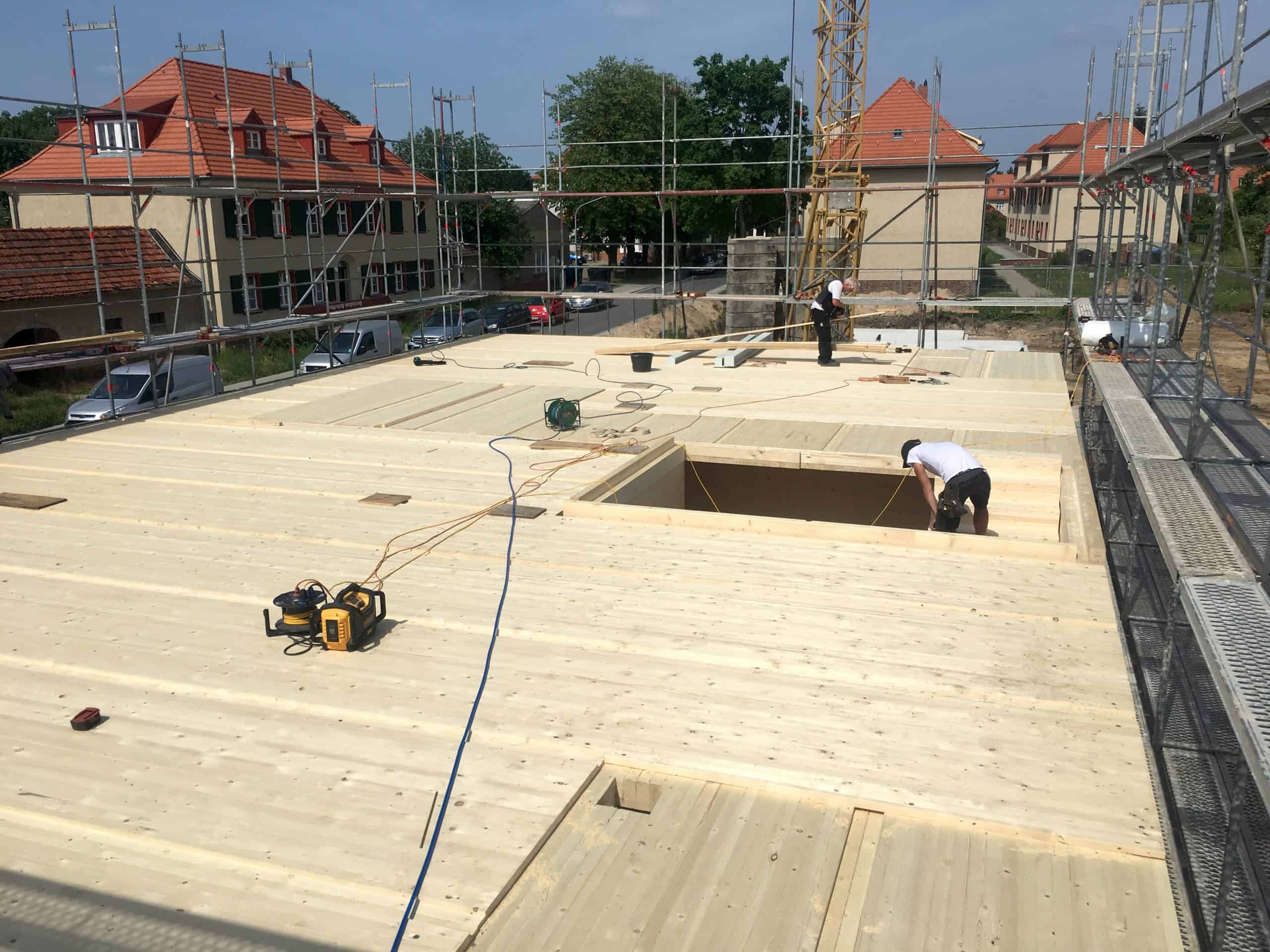 Massivholzdecke aus Brettstapelelementen