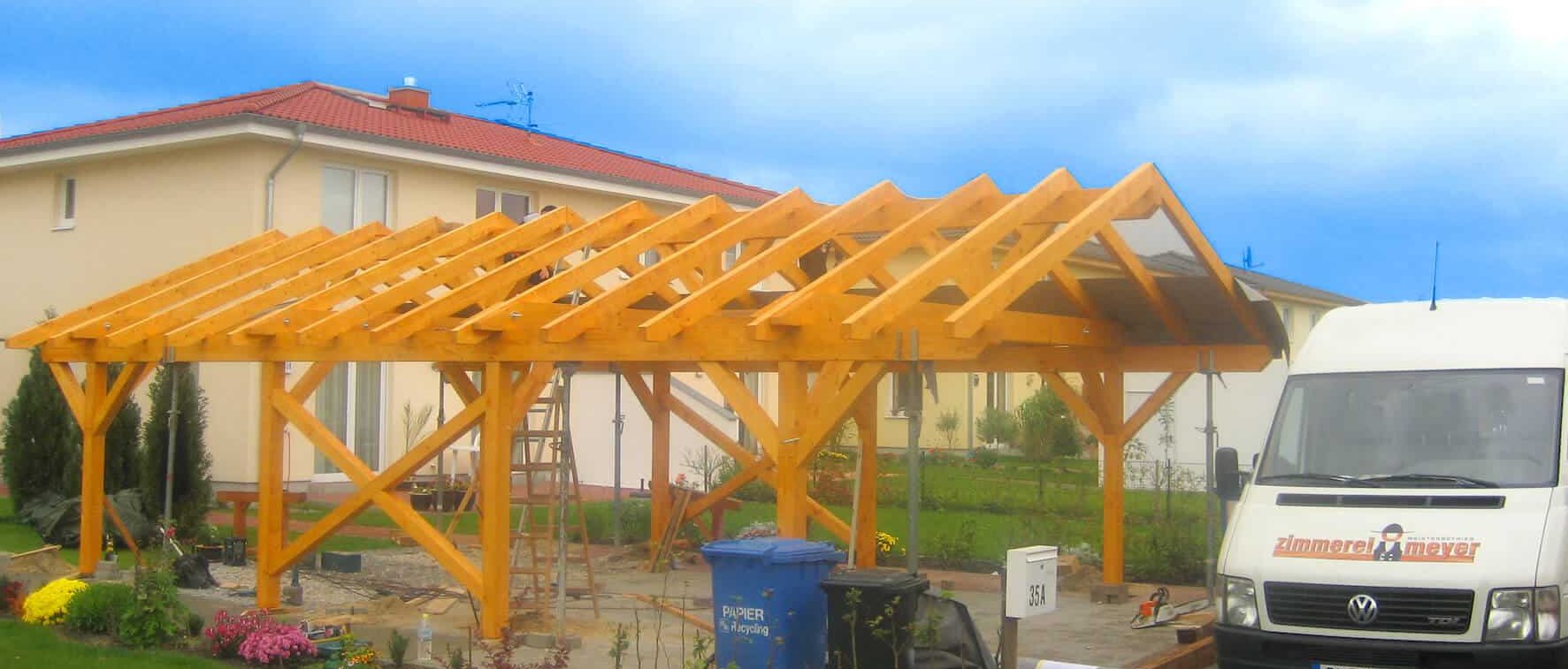 Doppelcarport mit Gerätehaus